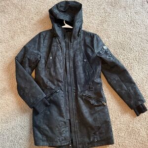 Michael Kors Women's Fleeced Lined Hooded Parka Jacket Black Camo